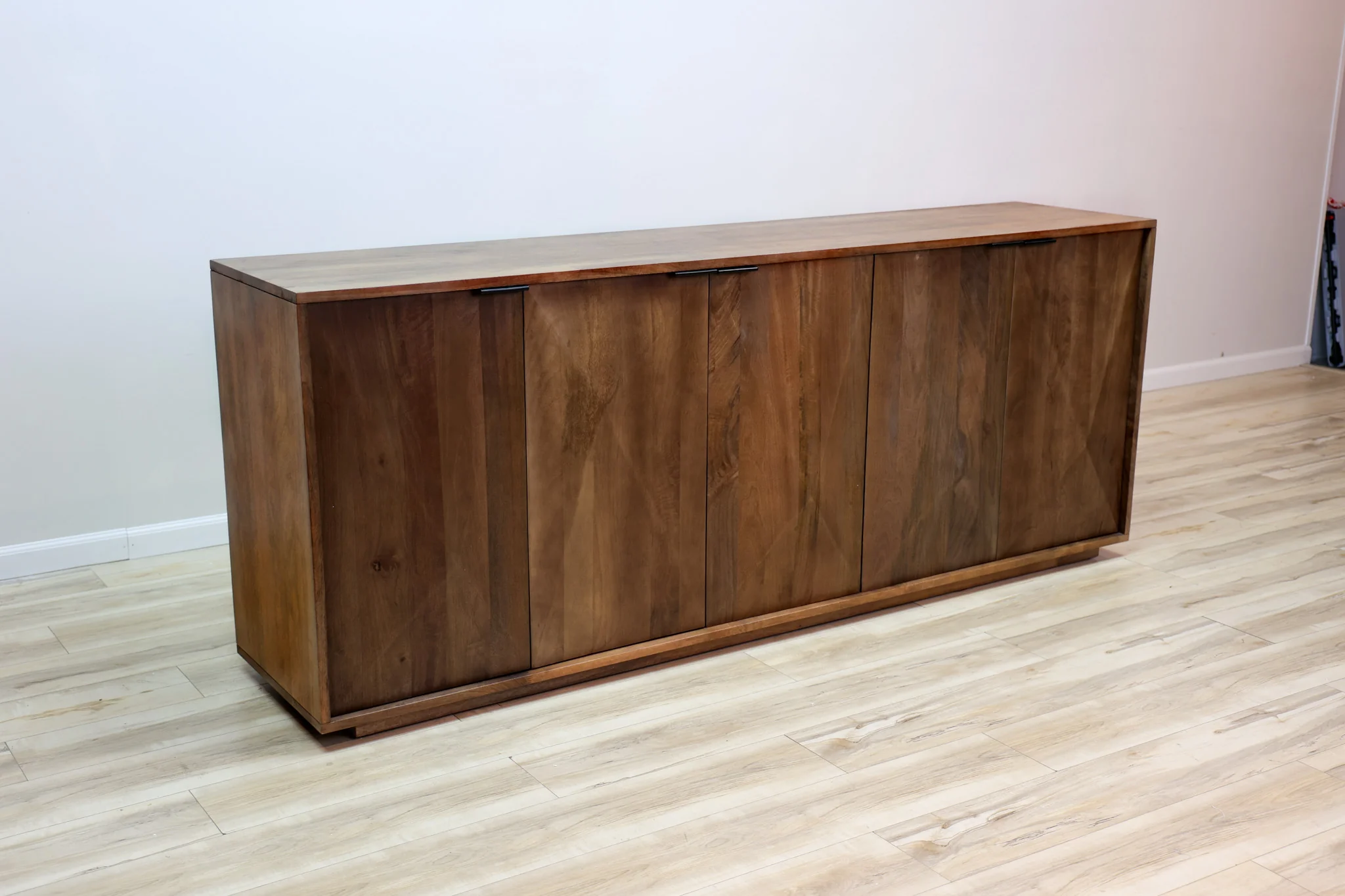 Romeo Credenza - Image 6