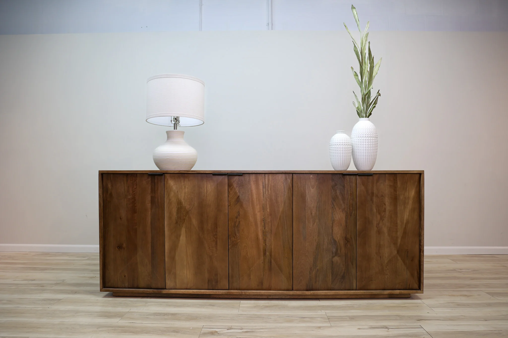 Romeo Credenza - Image 7