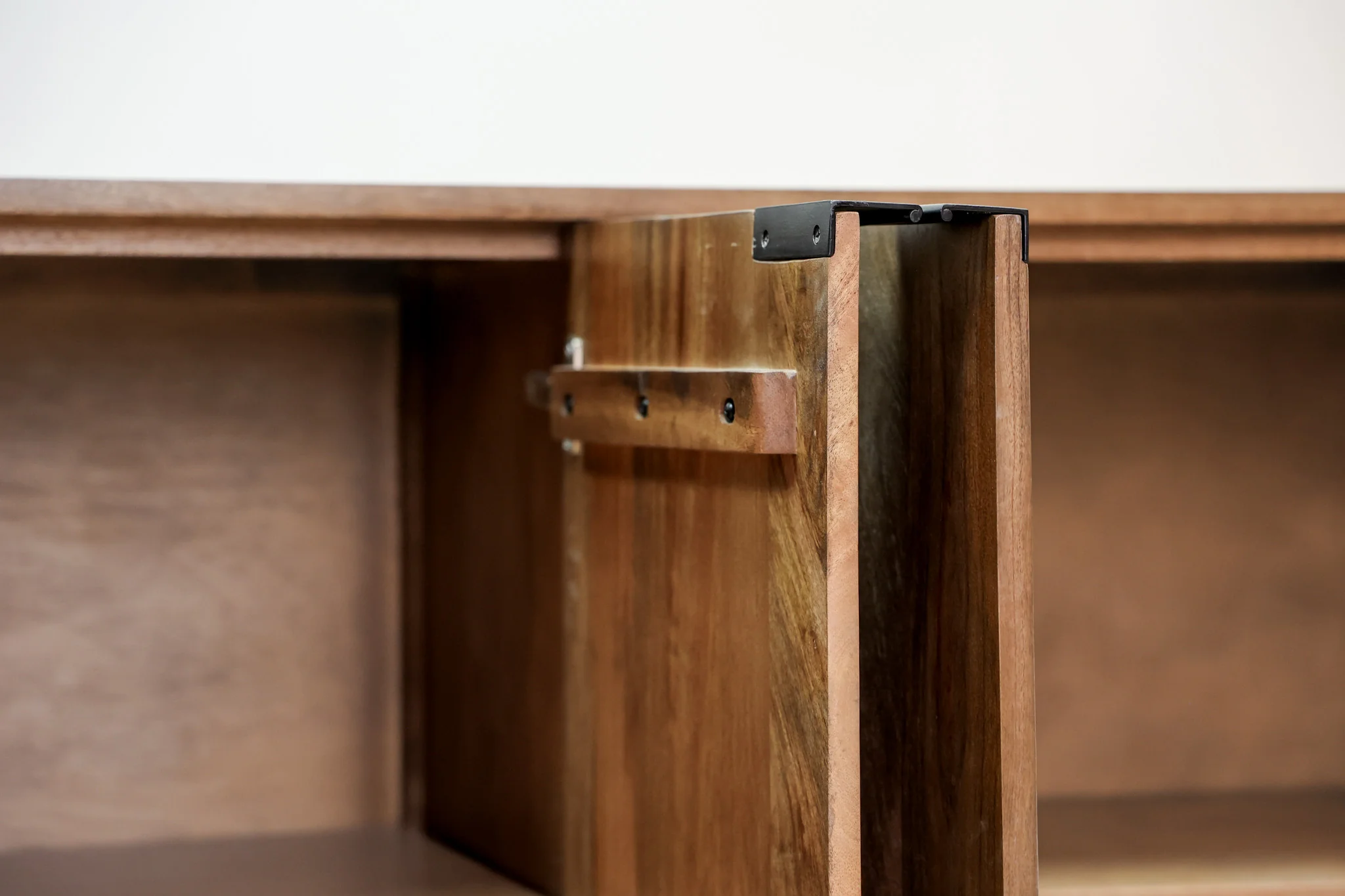 Romeo Credenza - Image 8