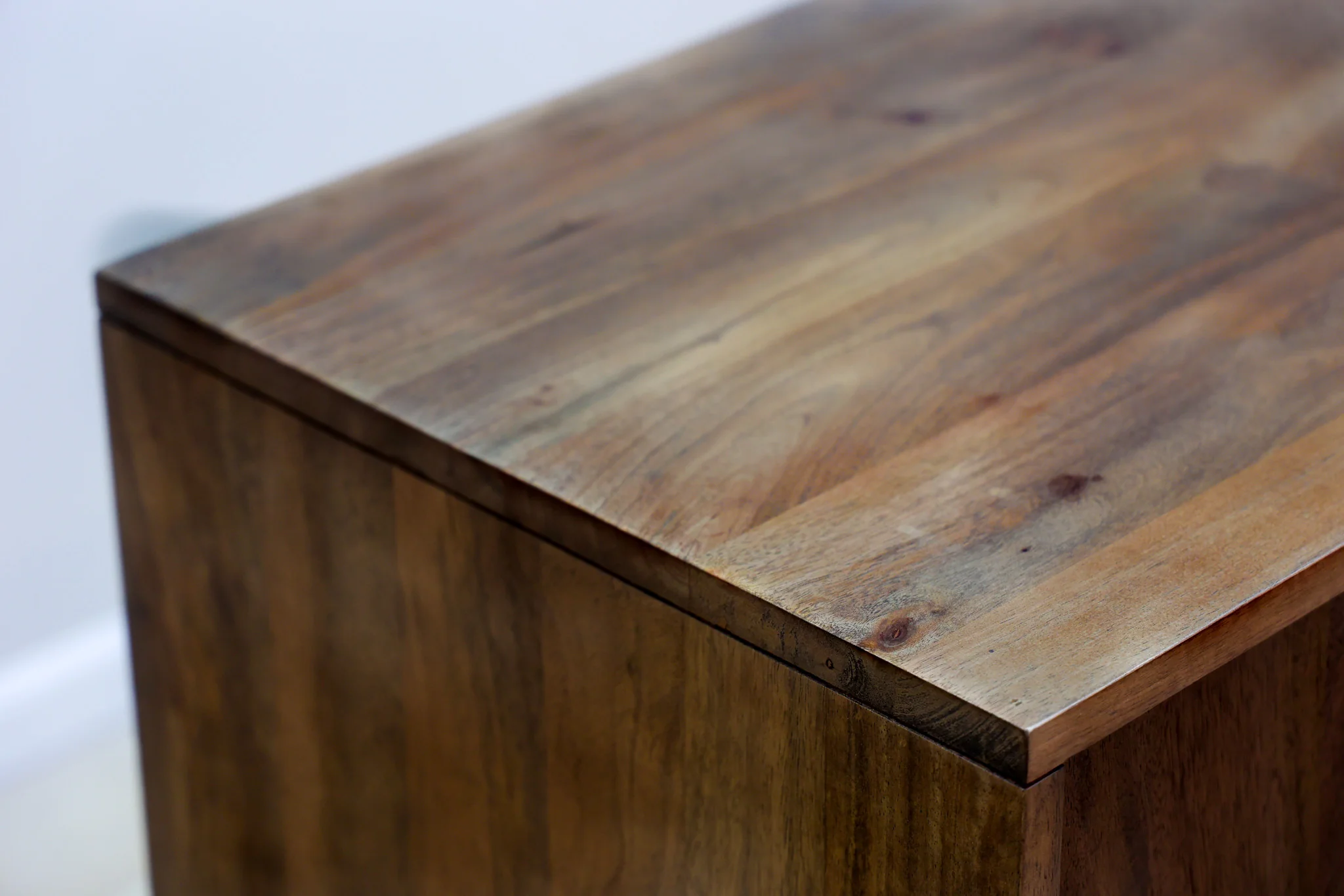 Romeo Credenza - Image 9